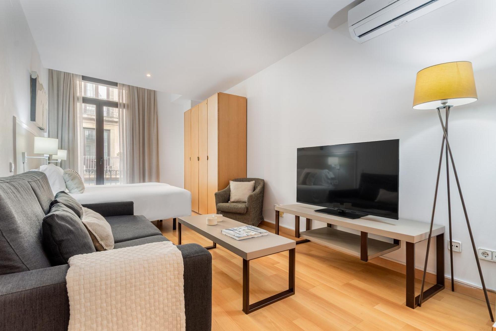 Apartment Aspasios Plaza Real