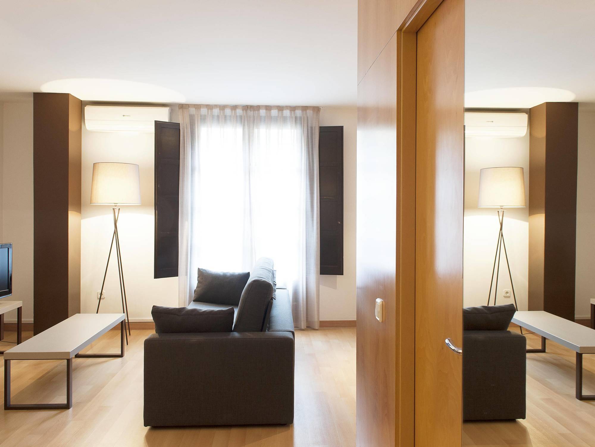 Apartment Aspasios Plaza Real Barcelona